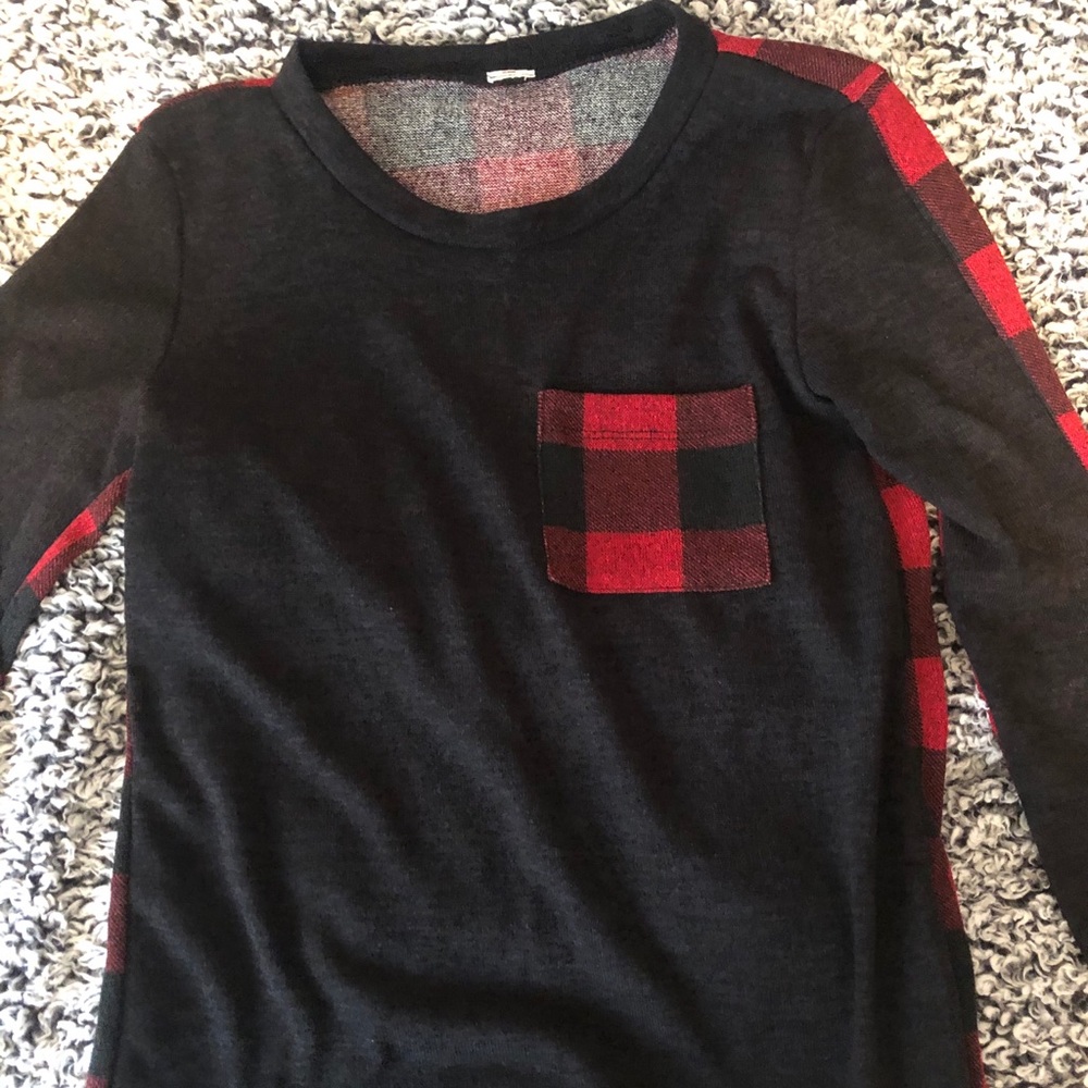 red and black plaid long sleeve